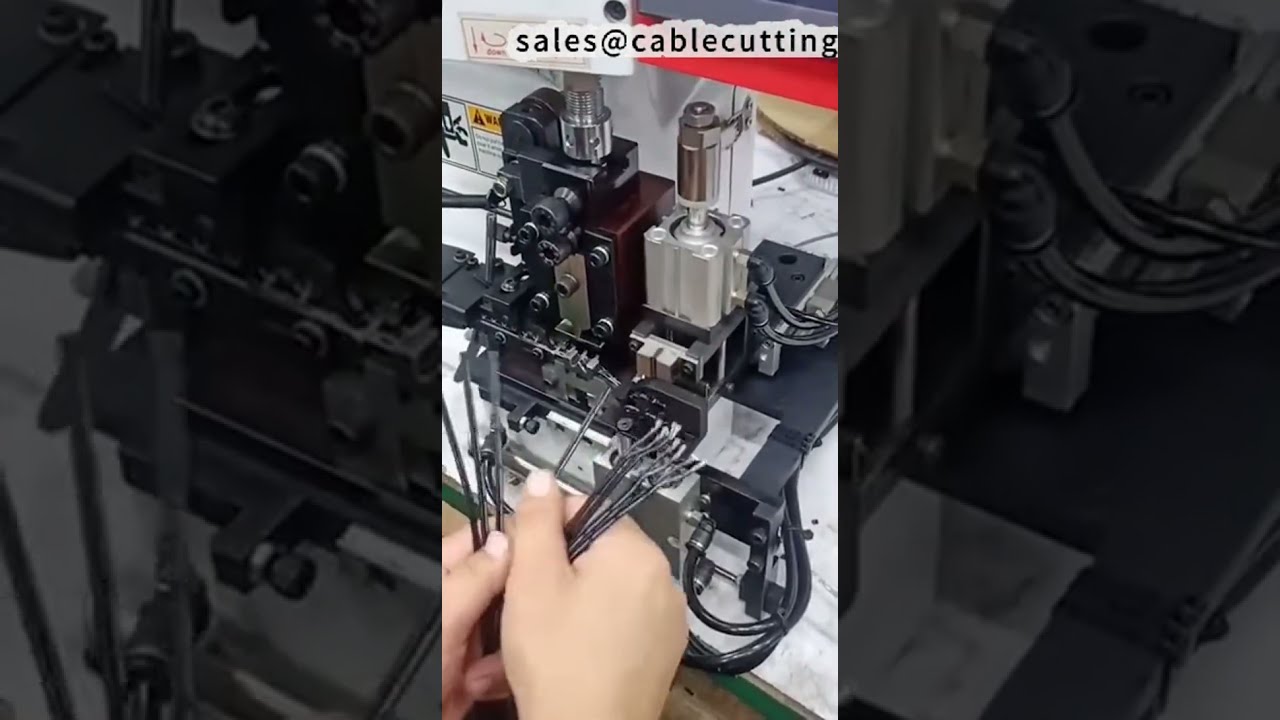 Parallelle draadstripper en crimpmachine dubbele crimp - hoge efficiëntie #fabriek #machine #diy