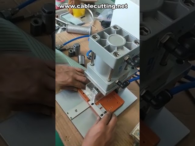 Ribbonkabel crimpen: machine voor vlakke kabels | Kabelpersmachine in actie