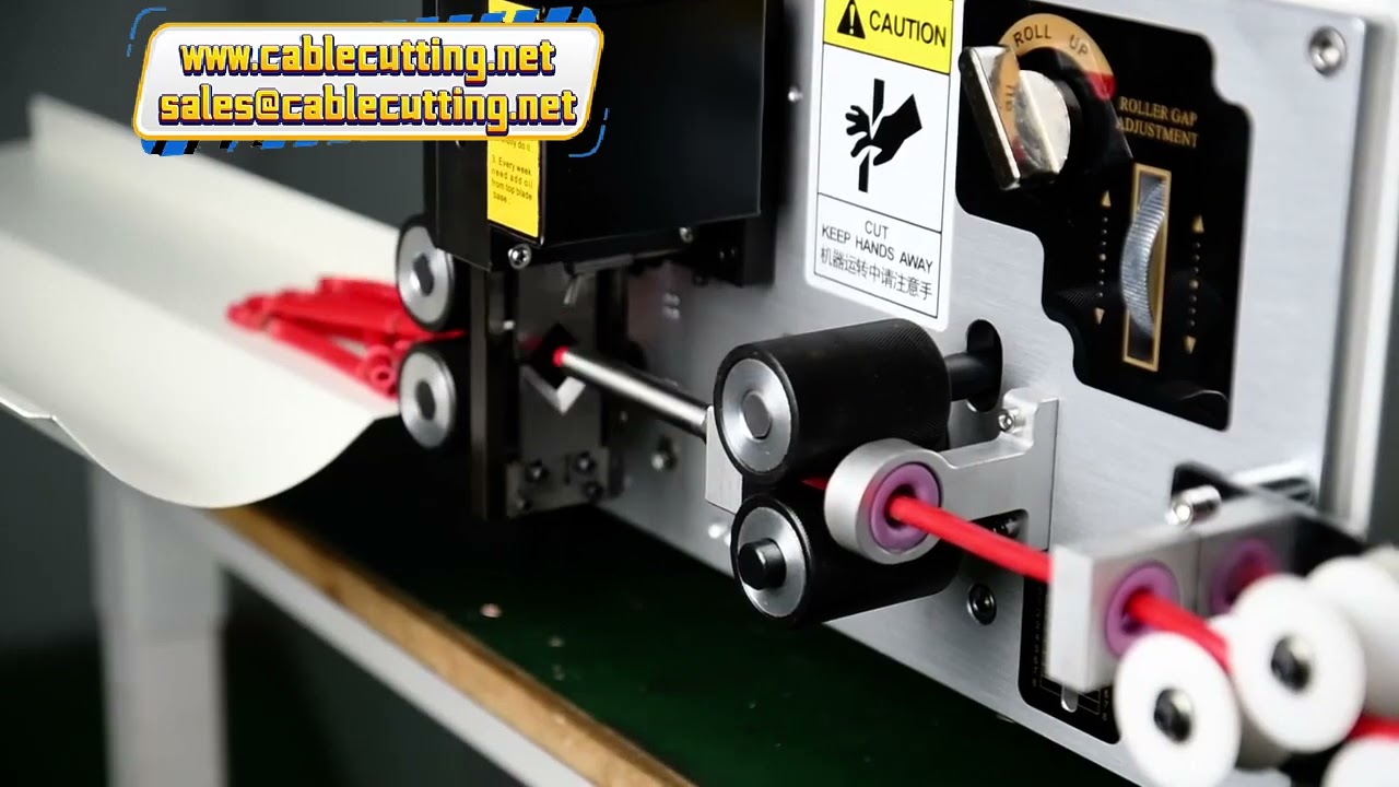 Draadstripmachine met precisiemes – Stript en knipt bedrading tot 10 mm²
