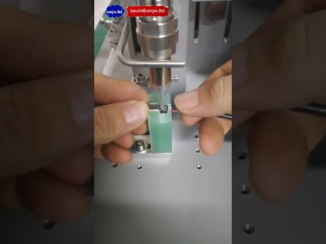 Semi-automatische USB-kabel soldeermachine voor snelladers – Tafelmodel voor efficiënte productie