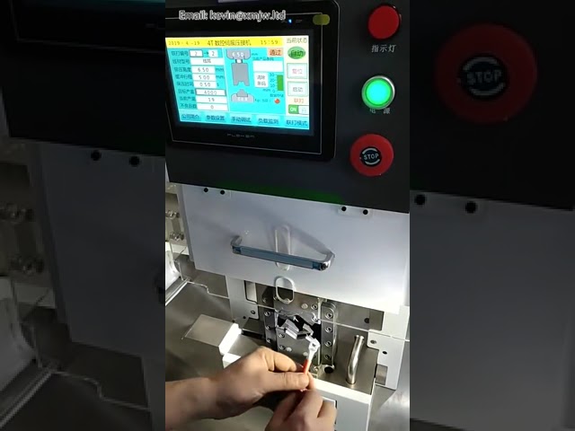 Grote vierkante pneumatische klemapplicator matrijsstaaf terminal persmal voor nieuwe energie krimpmachines
