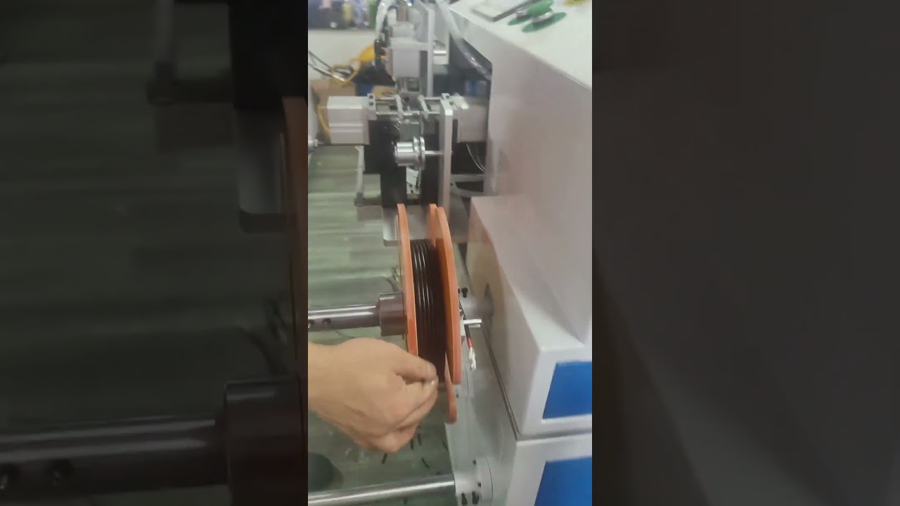 Alles-in-één machine: automatisch meten, traverseren, knippen, strippen, wikkelen & spoelen