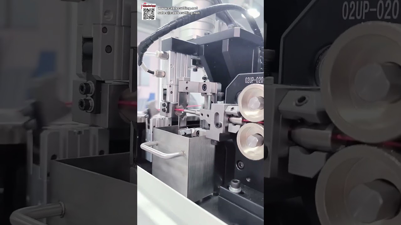 Automatische terminalkrimpmachine & plaatsing kunststof behuizingen – voor kabelboomassemblage