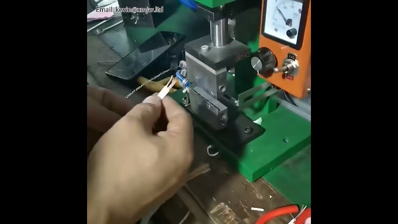Pneumatische hittestripmachine voor nylon datakabels en gevlochten afgeschermde draad - Efficiënte ontmanteling