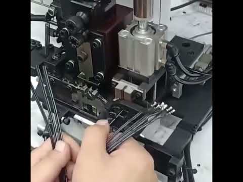 Automatische Terminalkrimpmachine 2T4T | Kabelproductieapparatuur