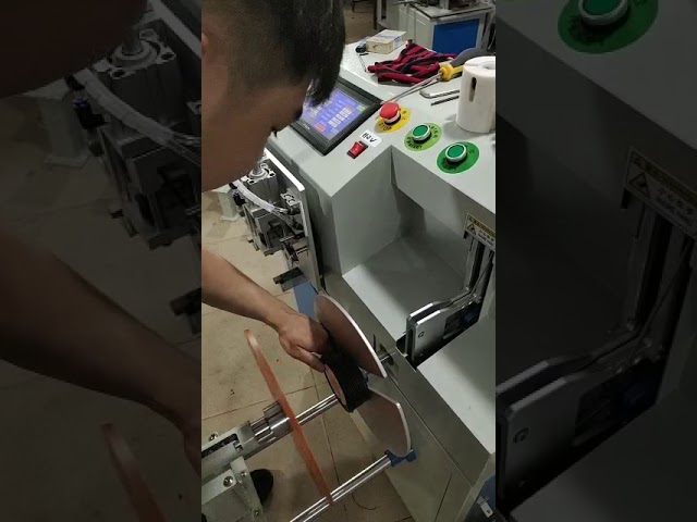 WPM 18 45: Automatische kabel snij-, wikkel- en bindmachine voor efficiënte industriële verwerking