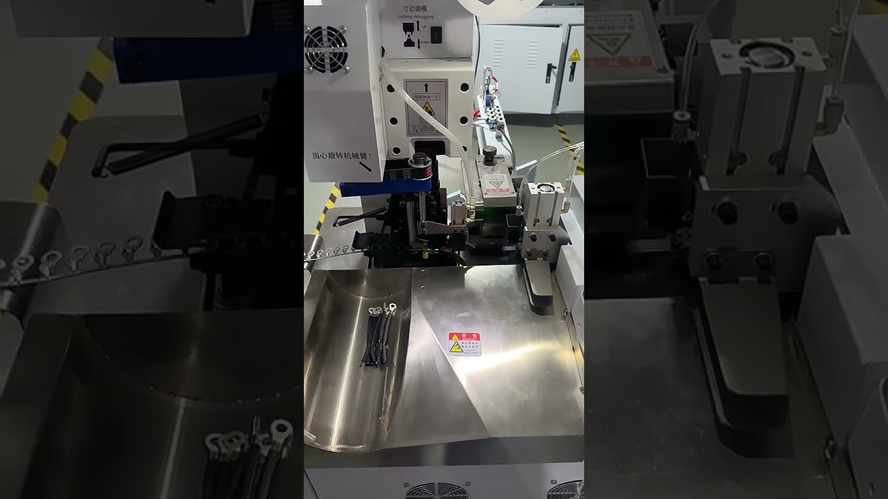 Volledig Automatische Multifunctionele Enkelkoppige Draadkrimp- en Stripmachine