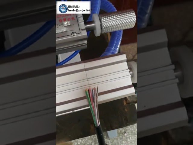 Pneumatische Kabelstripmachine voor Lange & Dikke Kabels | Striplengte 300mm, OD 3-65mm