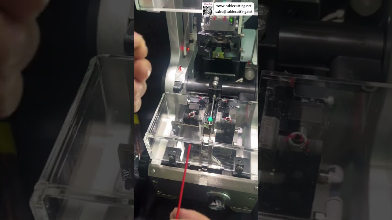 Semi-automatische waterdichte stekkerinvoer met geleiderailvoeding - Vloeiend proces voor automatische gereedschapsinstelling