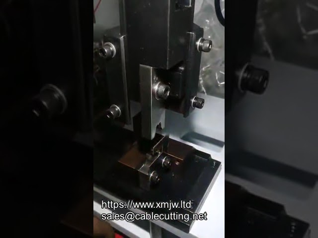 Precisiemessen voor draadkrimp- en stripmachines | OTP-mes & netmes